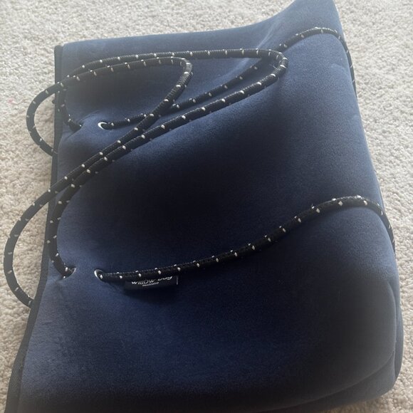 Willow Bay Australia Velvet Bag – Dark Blue, Stylish and Elegant - Picture 2 of 6